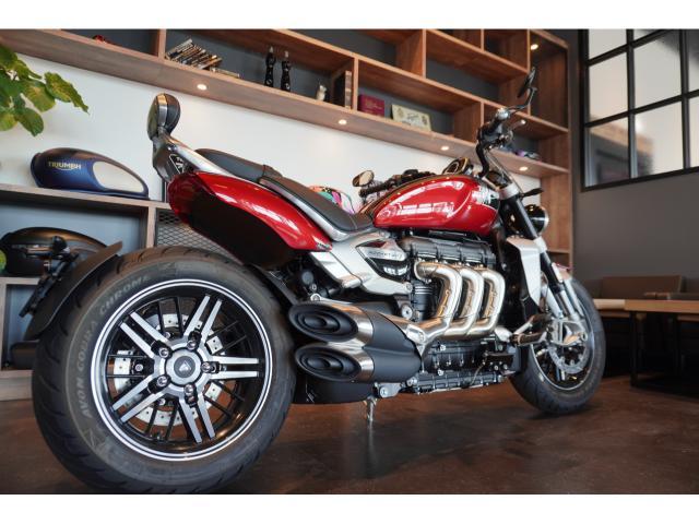 ロケット3 GT 2500cc デュアルヘッドライト ABS 倒立フォーク クルーズコントロール シャフトドライブ フェンダーレス