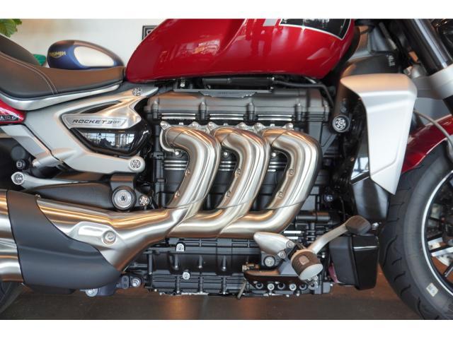 ロケット3 GT 2500cc デュアルヘッドライト ABS 倒立フォーク クルーズコントロール シャフトドライブ フェンダーレス
