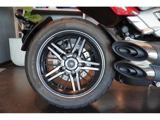 ロケット3 GT 2500cc デュアルヘッドライト ABS 倒立フォーク クルーズコントロール シャフトドライブ フェンダーレス