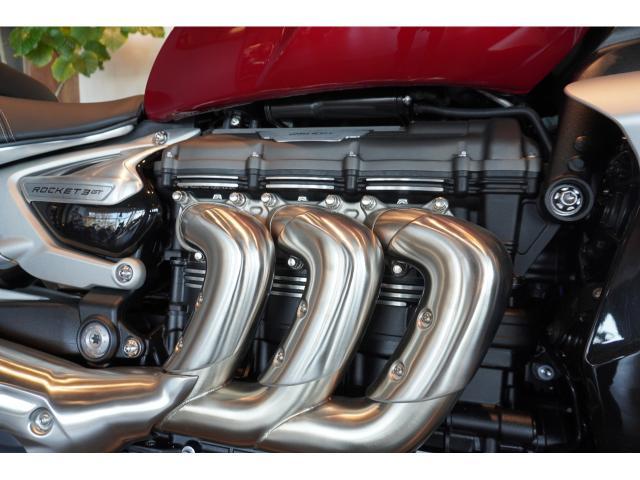 ロケット3 GT 2500cc デュアルヘッドライト ABS 倒立フォーク クルーズコントロール シャフトドライブ フェンダーレス