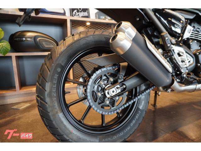 スクランブラー400X 2025年最新モデル マットカーキグリーン／フュージョンホワイト ABS トラクションコントロール