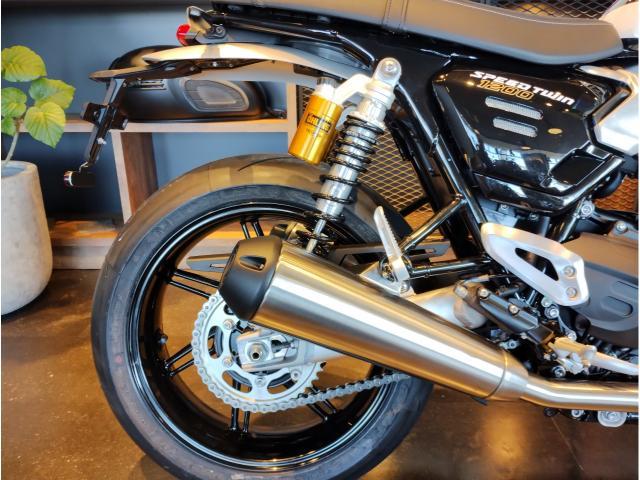 スピードツイン1200RS最新モデル クイックシフター ABS 切替式トラクションコントロール クルーズコントロール MT6速