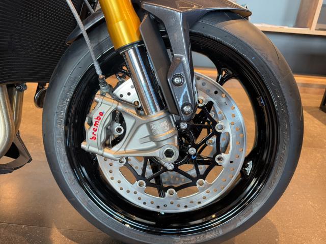 スピードトリプル1200RS 2025年最新モデル 電子制御サス クイックシフター ステアリングダンパー ブレンボスタイルマ