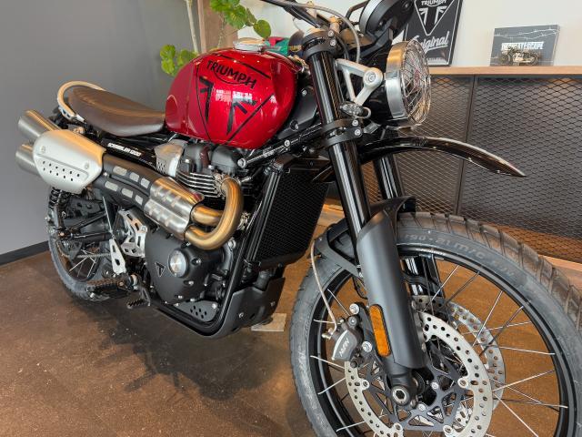 スクランブラー1200X2025年モデル カーニバルレッド 倒立フォーク ヘッドライトグリル LED ABS