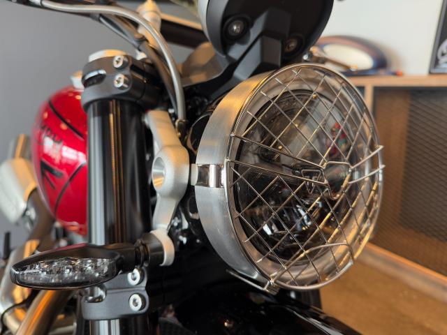 スクランブラー1200X2025年モデル カーニバルレッド 倒立フォーク ヘッドライトグリル LED ABS