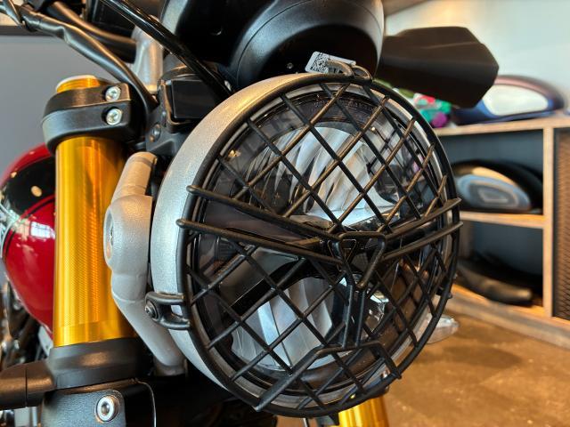 スクランブラー400X カーニバルレッド／ファントムブラック 新車保証残あり スペアキー有 ETC2．0車載器 純正ハンドガード