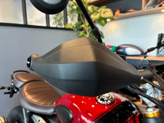 スクランブラー400X カーニバルレッド／ファントムブラック 新車保証残あり スペアキー有 ETC2．0車載器 純正ハンドガード