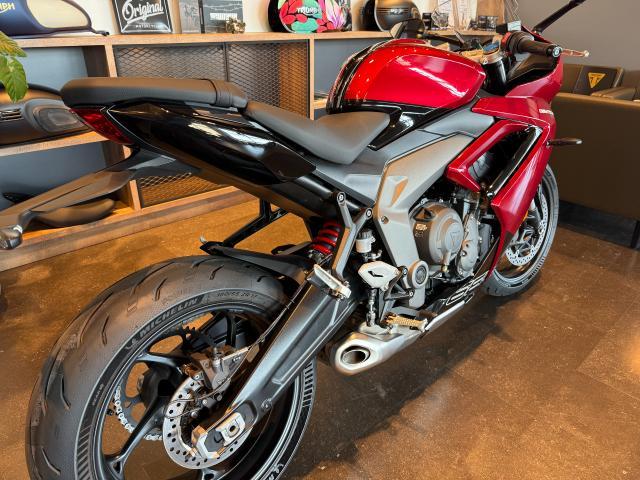 デイトナ660 カーニバルレッド 正規ディーラー認定中古車 3気筒エンジン LEDヘッドライト