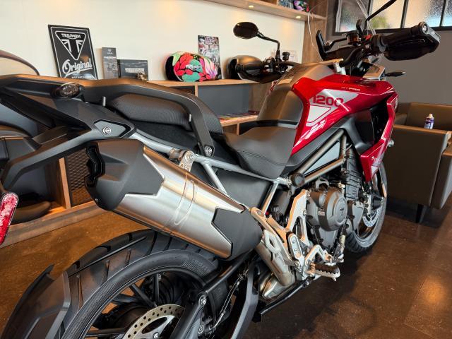 タイガー1200GT PRO カーニバルレッド 正規認定中古車 電子制御サス ブレンボ シフトアシスト クルーズコントロール付き