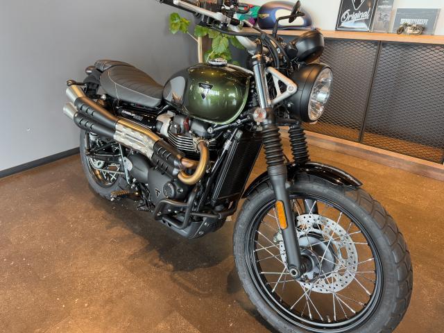 スクランブラー900 グリーン／クロームエディション 限定車 正規ディーラー認定中古車 ETC ブレンボキャリパー アップマフラー