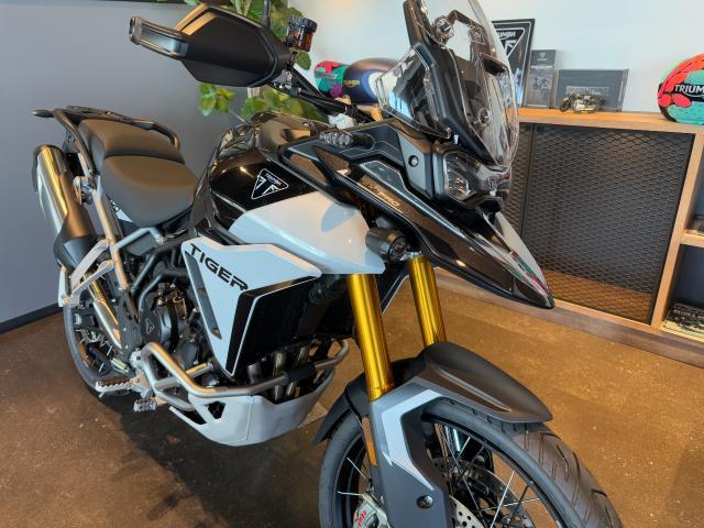 タイガー900ラリー PRO 認定中古車 ブラック フォグランプ ブレンボキャリパー シフトアシスト クルコン グリップヒーター付