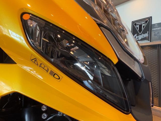タイガースポーツ800 コスミックイエロー クイックシフター クルーズコントロール タンデムグリップ 可動スクリーン