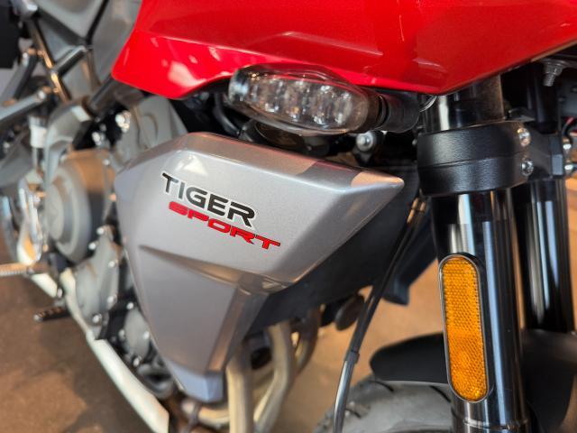 タイガースポーツ660 正規ディーラー認定中古車 左右パニア クイックシフター セミスモークスクリーン スタンドパッド