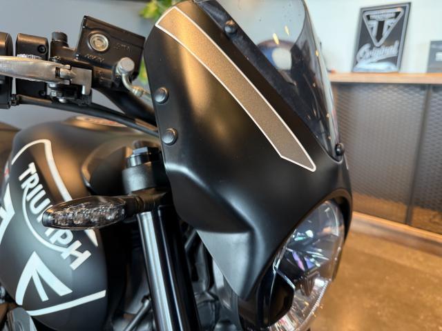 トライデント660 正規ディーラー認定中古車 クイックシフター 社外カウル エンジンガード 3気筒エンジン LEDヘッドライト
