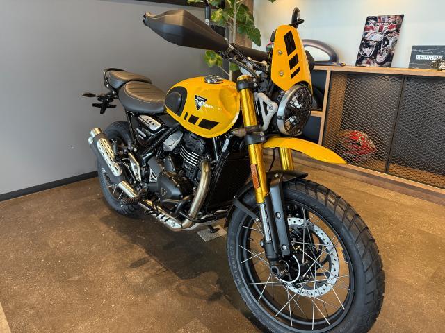 スクランブラー400XC レーシングイエロー スポ－クホイール スクリーン ハイマッドガード エンジンガード サンプガード