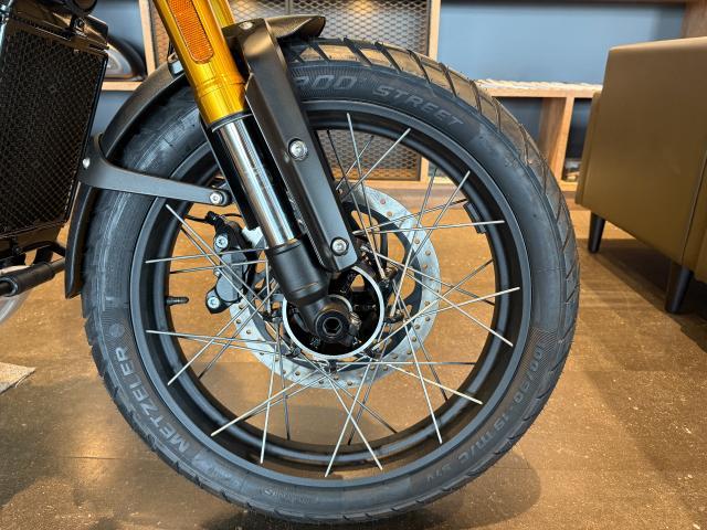 スクランブラー400XC レーシングイエロー スポ－クホイール スクリーン ハイマッドガード エンジンガード サンプガード