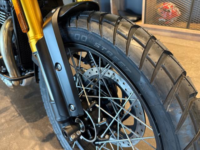 スクランブラー400XC レーシングイエロー スポ－クホイール スクリーン ハイマッドガード エンジンガード サンプガード