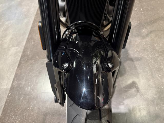 スピードツイン1200 クリスタルホワイト／サファイアブラック マルゾッキ製倒立フォーク ブレンボキャリパー バーエンドミラー