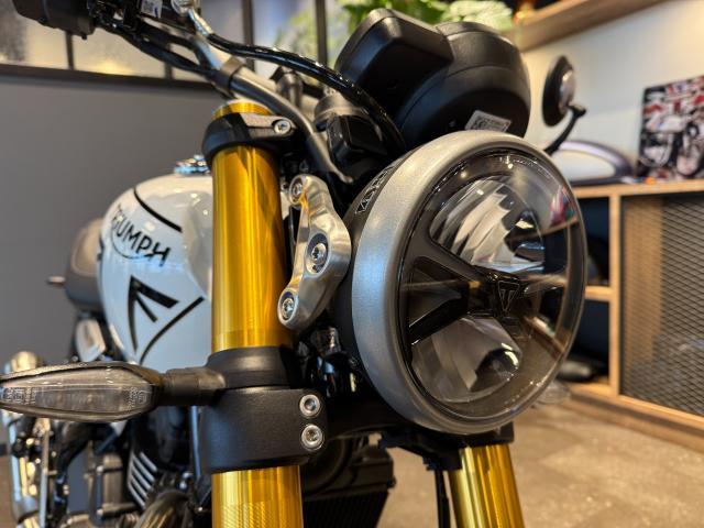 スピード400 新色パールメタリックホワイト／ファントムブラック フルLED 倒立フォーク バーエンドミラー USB給電ソケット