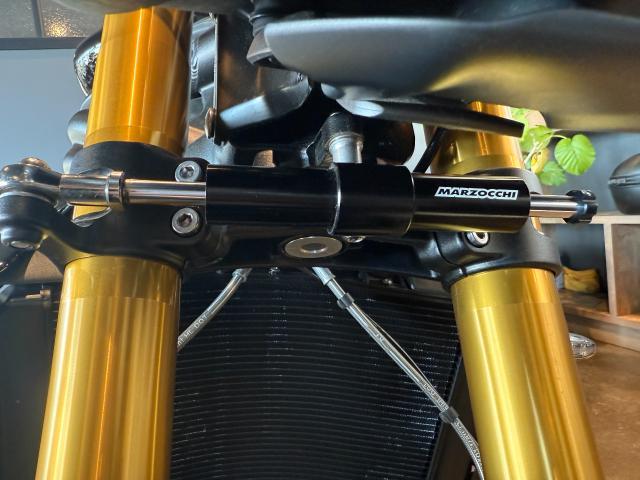 スピードトリプル1200RS ジェットブラック 前後オーリンズ電子制御サス ステダン ブレンボキャリパー クイックシフター付き