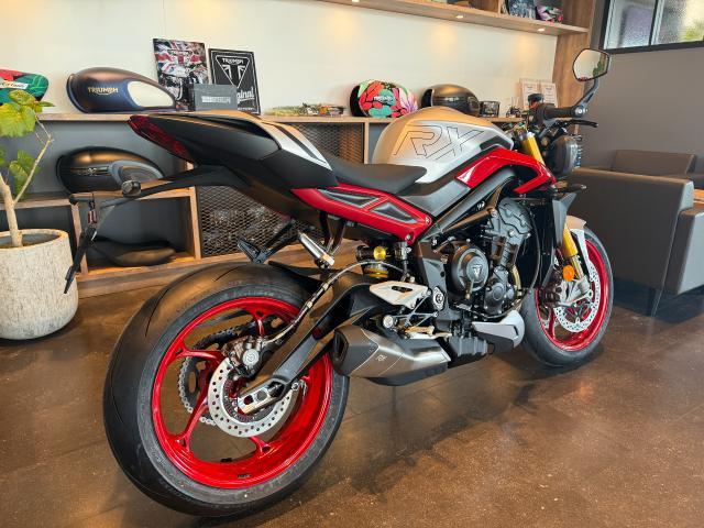 ストリートトリプル765RX 限定生産モデル セパレートハンドル 前後オーリンズ ブレンボ バーエンドミラー シングルシートカウル