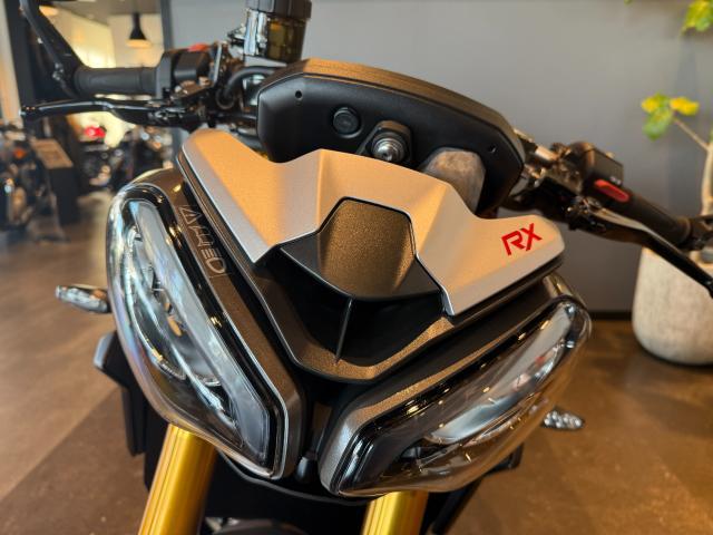 ストリートトリプル765RX 限定生産モデル セパレートハンドル 前後オーリンズ ブレンボ バーエンドミラー シングルシートカウル