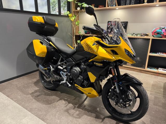 タイガースポーツ800 コスミックイエロー 純正フルパニア アクラポビッチマフラー 各種プロテクター装備 グリップヒーター