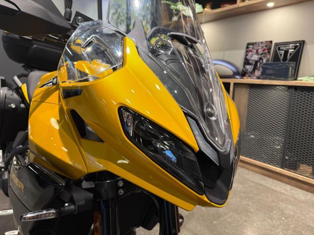 タイガースポーツ800 コスミックイエロー 純正フルパニア アクラポビッチマフラー 各種プロテクター装備 グリップヒーター