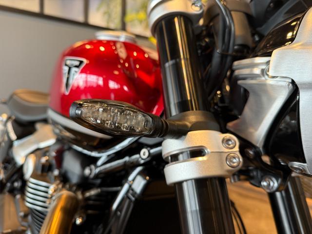 スピードツイン1200 NEWカラー カーニバルレッド／サファイアブラック バーエンドミラー マルゾッキサスペンション LED
