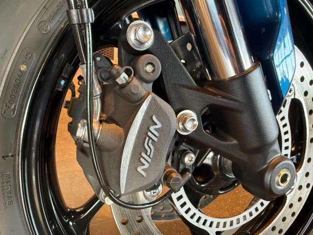 トライデント660 新車保証残あり コバルトブルー／サファイアブラック シフトアシスト クルーズコントロール 倒立フォーク