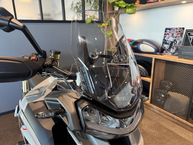 タイガー1200アルパインエディション 電子制御サス 後方レーダー グリップヒーター シートヒーター 大型スクリーン