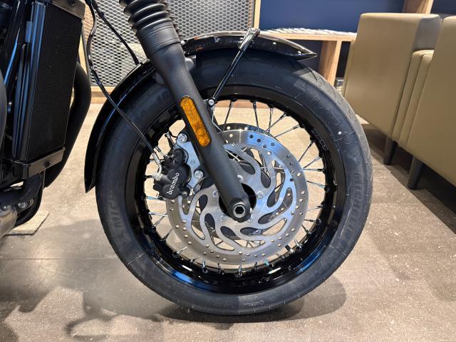ボンネビルT120ブラック ジェットブラック 正規ディーラー認定中古車 グリップヒーター LEDヘッドライト