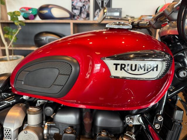 ボンネビル スピードマスター 正規ディーラー中古車 クランベリーレッド ツーリングスクリーン サイドバッグ ドレッサーバー