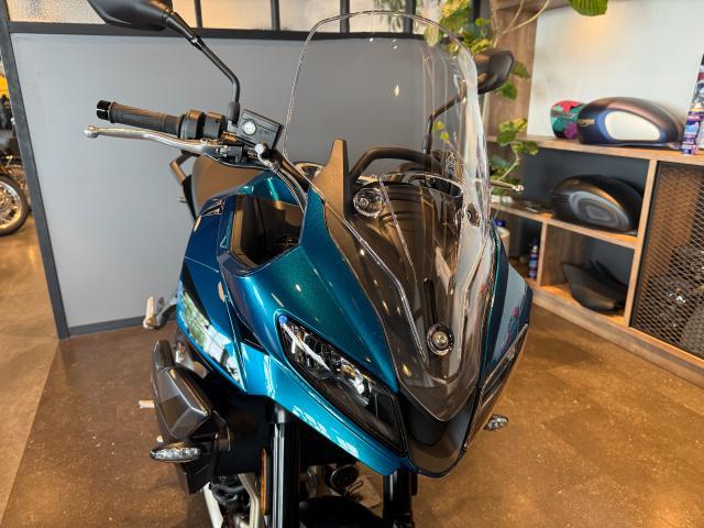 タイガースポーツ660 インターステラーブルー／ミネラルグレー クイックシフター 昇降可能スクリーン 3気筒エンジン