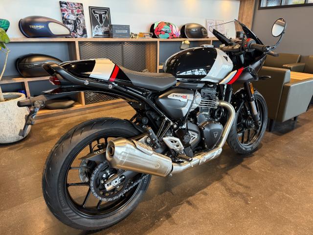 スラクストン400 ファントムブラック／アルミニウムシルバー バーエンドミラー シングルシートカウル グラブバー