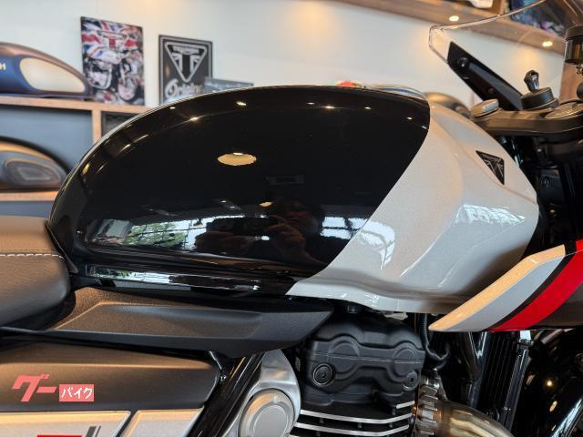 スラクストン400 ファントムブラック／アルミニウムシルバー バーエンドミラー シングルシートカウル グラブバー