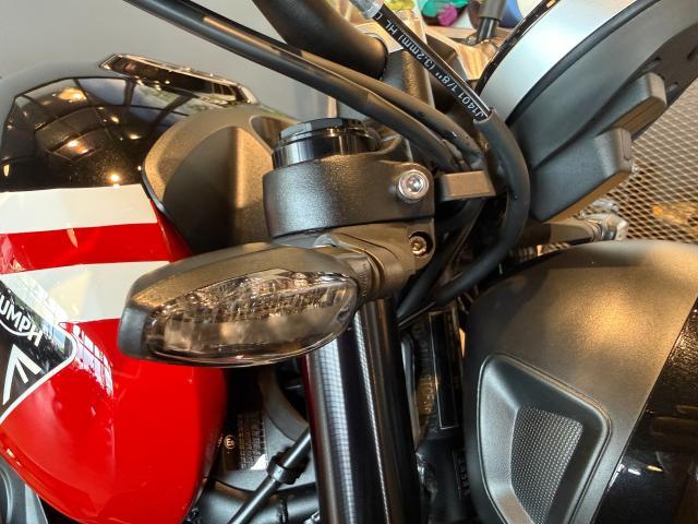 トライデント660 ディアブロレッド／サファイアブラック 新車保証残有 フレームプロテクター トライアンフシフトアシスト 