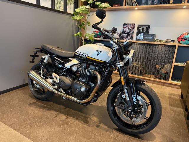 スピードツイン1200 正規ディーラー認定中古車 クリスタルホワイト／サファイアブラック バーエンドミラー