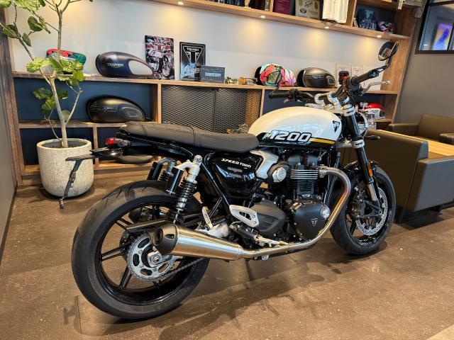 スピードツイン1200 正規ディーラー認定中古車 クリスタルホワイト／サファイアブラック バーエンドミラー