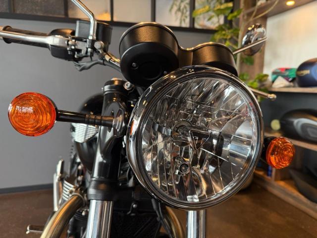 ボンネビルT100 ジェットブラック 正規ディーラー認定中古車 グリップヒーター ETC車載器 USB電源 ラジエーターガード
