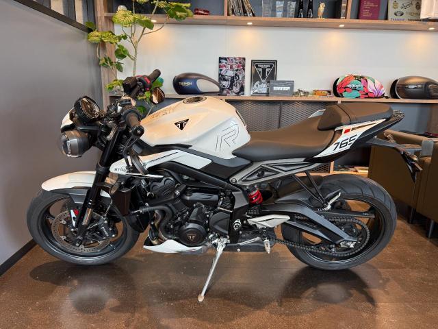 ストリートトリプル765R クリスタルホワイト 正規ディーラー認定中古車 ETC2．0 USB 