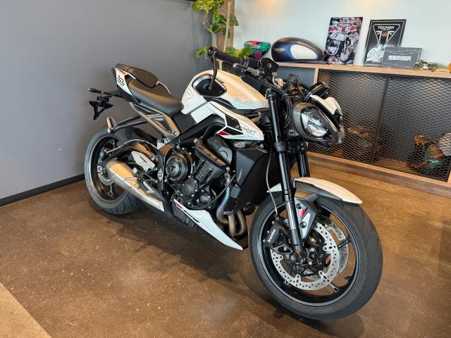 ストリートトリプル765R クリスタルホワイト 正規ディーラー認定中古車 ETC2．0 USB 