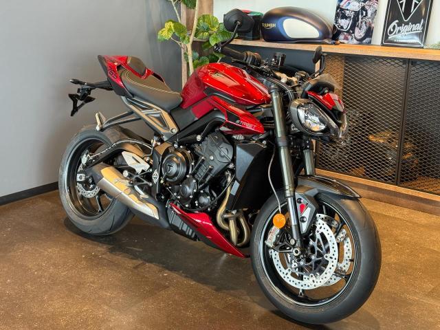 ストリートトリプル765RS カーニバルレッド ブレンボキャリパー オーリンズリアサス クイックシフター シングルシートカウル