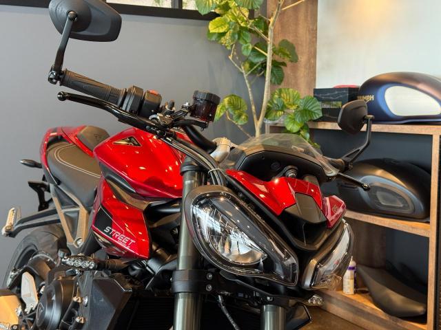 ストリートトリプル765RS カーニバルレッド ブレンボキャリパー オーリンズリアサス クイックシフター シングルシートカウル
