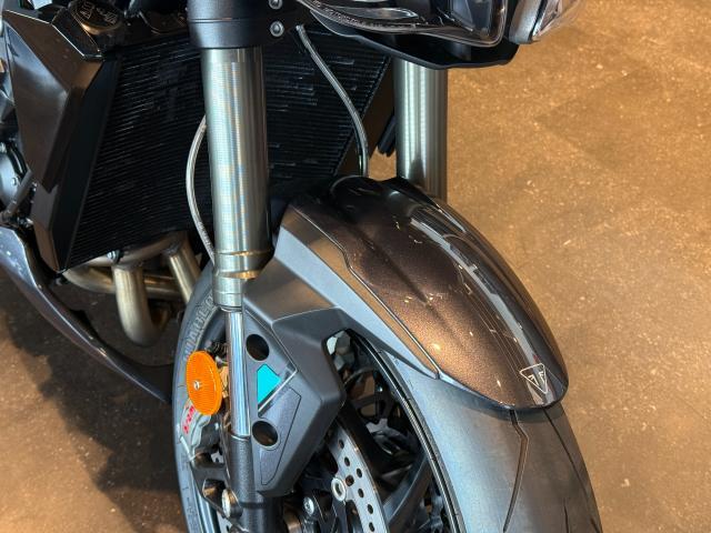 ストリートトリプル765RS グラナイト 正規ディーラー認定中古車 ブレンボキャリパー オーリンズリアサス クイックシフター