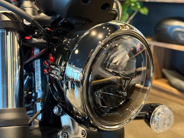 ボンネビル スピードマスター 正規ディーラー認定中古車 カーニバルレッド／クリスタルホワイト 新車保証残あり クルーズコントロール