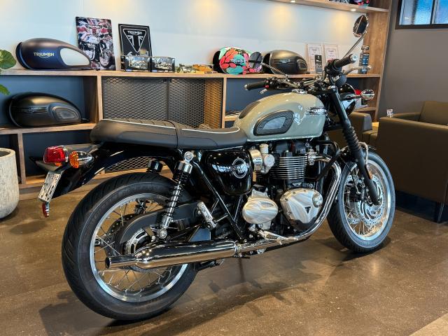 ボンネビルT120 正規ディーラー認定中古車 ストーングレー センタースタンド ドレッサーバー タンクパッド