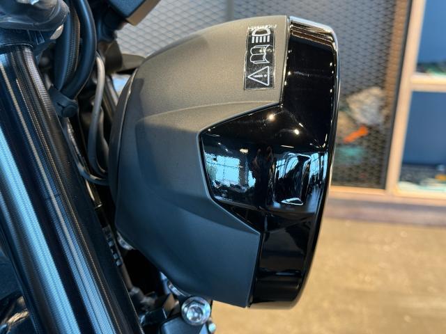 トライデント660 2026年モデル 新車保証残有り スノードニアホワイト 純正プロテクター各種 クイックシフター
