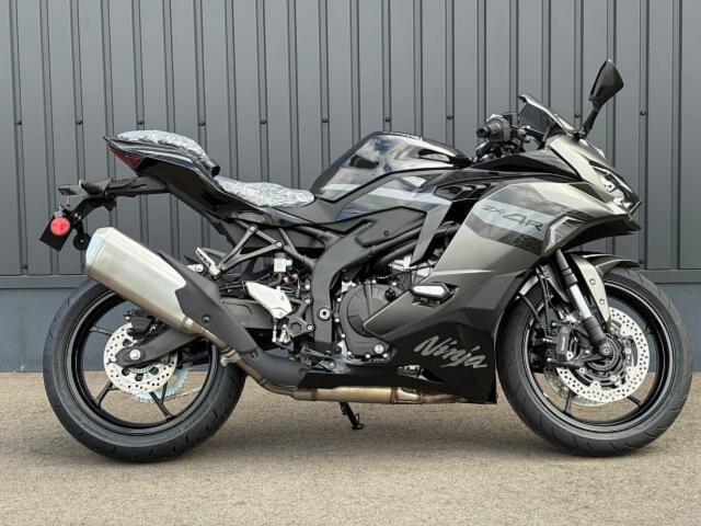 カワサキ ニンジャZX－4R MY26 クイックシフター スモーク