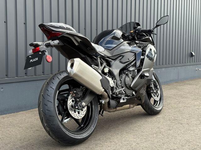 きまずい カワサキ ニンジャZX－4R MY26 クイックシフター スモーク
